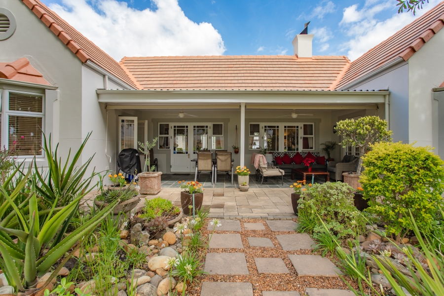 To Let 3 Bedroom Property for Rent in Boschenmeer Golf Country Estate Western Cape